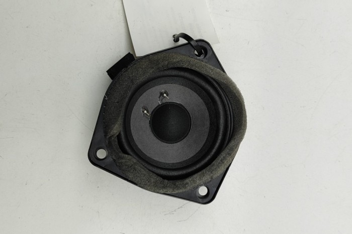 Difuzor ușă st&acirc;nga spate PORSCHE MACAN DKN 2021 OEM: 7PP035416B,312107-0010 | 31539733