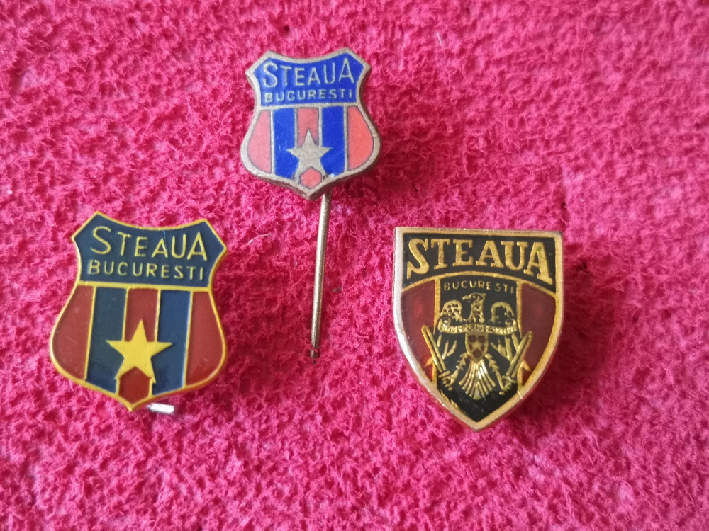Lot 3 insigne fotbal - STEAUA Bucuresti | Okazii.ro