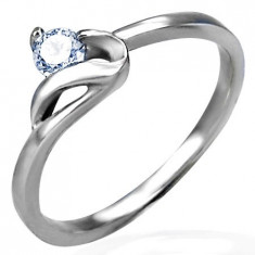 Inel de logodnă de culoare argintie,oţel de 316L,zirconiu rotund,transparent şi braţe ondulate - Marime inel: 49