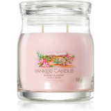 Yankee Candle Desert Blooms lum&acirc;nare parfumată 368 g