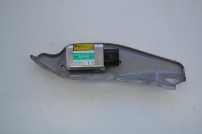 Senzor de impact st&amp;acirc;nga spate LEXUS GS III GRS19_, UZS19_, URS19_ 2007 OEM: 89834-30020 2451903 foto