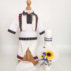 Set Botez Traditional Adi 86 , 2 piese costumas traditional si lumanare Botez Traditional