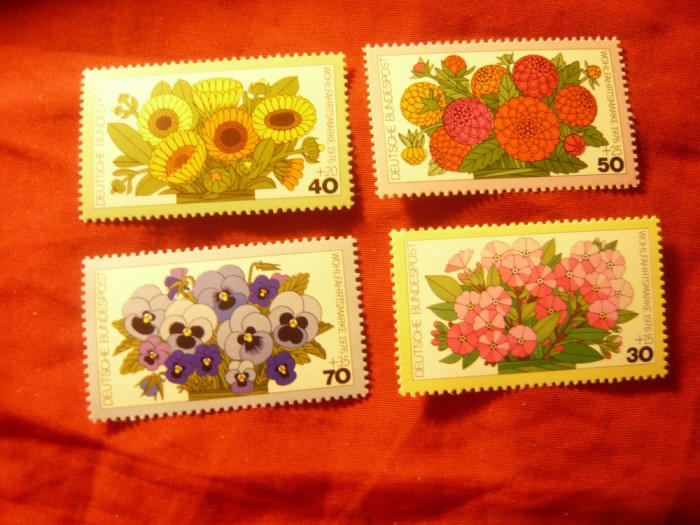 Serie RFG 1976 FLORA , 4 valori