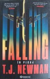 Falling (In Picaj) - T.J. Newman, Bookzone, 2021, Romana, 325 Pagini, Roman, Beletristica, Paperback