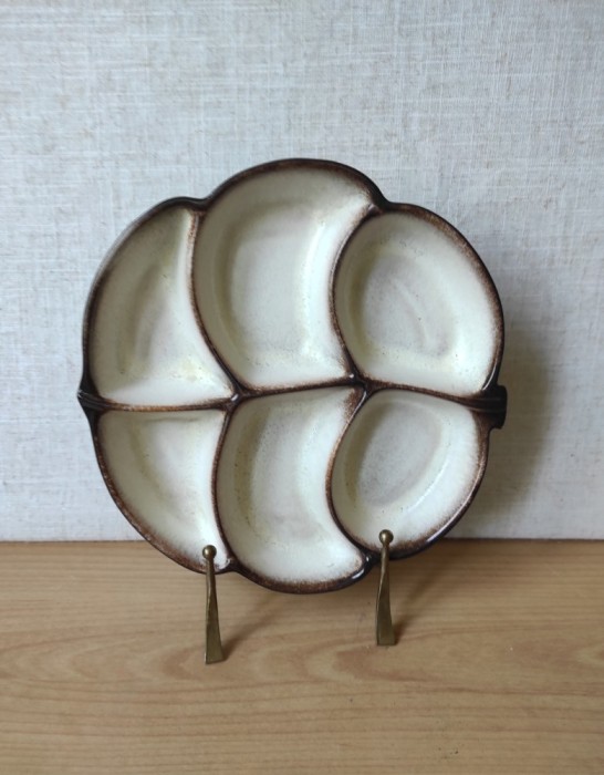 Vas ceramic compartimentat pentru aperitive, saratele
