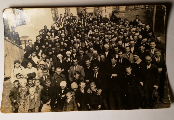 Fotografie grup mare de oameni de Paste 1936