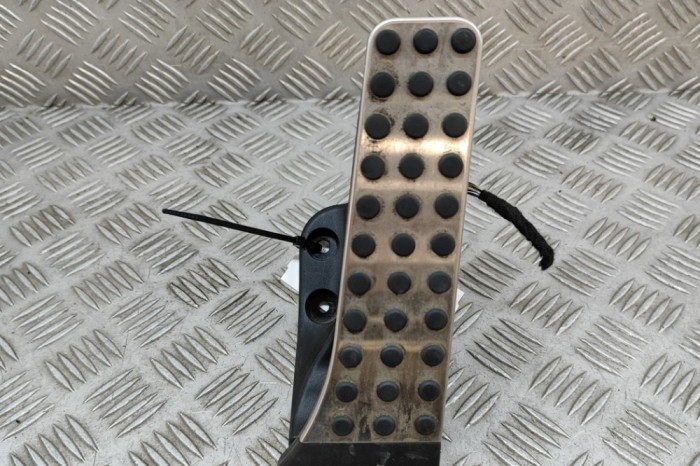 Pedala de accelerație MERCEDES-BENZ E W213 2020 OEM: A2053000104 30639005