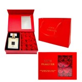 Cumpara ieftin Cutie cadou Love Forever cu 12 trandafiri de sapun si apa de parfum Avon Little Black Dress Summer Party pentru femei 50 ml, cadou elegant si rafinat