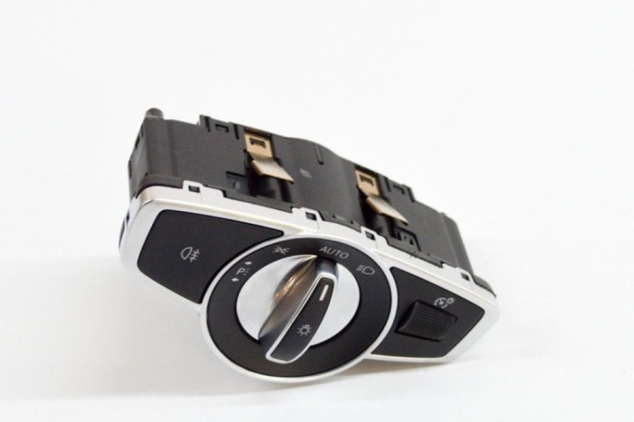 Modul de control comutator faruri MERCEDES-BENZ EQC 2020 OEM: A2059051810,10132806 17994721