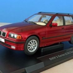 Macheta BMW Seria 3 328i Touring E36 Break 1995 rosu metalizat - MCG 1/18