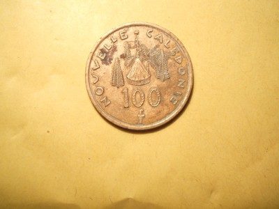 NOUA CALEDONIE 100 FRANCI 2004 foto