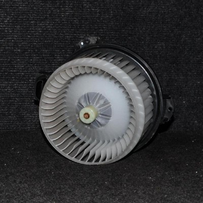 Ventilator aeroterma SUZUKI SWIFT II Hatchback EA, MA 2004 OEM: AV272700-0301 1878656 foto