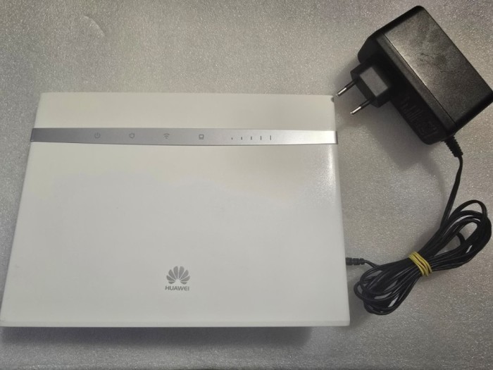 Modem 4G LTE GSM Huawei B525s-23a, 64 utilizatori, 2.4GHz/5GHz