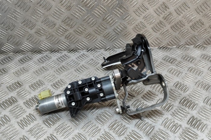 Motor ridicare electrică haion dreapta AUDI Q7 4M 2016 OEM: 4M0827852A,4M0827300B,0390204154 25839076