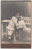 FOTOGRAFIE PE CARTON 14,5 cm.x10,5 cm. COPII ATELIER FOTOGRAFIC MUSCHALEK BRASOV, Romania 1900 - 1950, Sepia