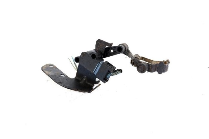 Senzor de nivel &icirc;nălțime st&acirc;nga față JAGUAR XF X260 2016 OEM: 8W83-3C280-AD 3882735
