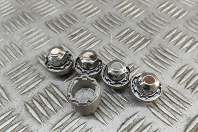 Set prezon antifurt KIA SPORTAGE V NQ5 2023 OEM: LP490-ADU01 31229558 foto