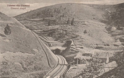 TUNELUL FEROVIAR DIN CIUMENI - HARGHITA ROMANIA. foto