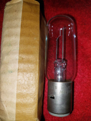 lampa veche NARVA 6 V,30 W pentru aparat proiectie,proiectoare,diafilme vechi foto