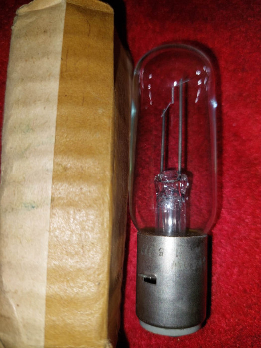 lampa veche NARVA 6 V,30 W pentru aparat proiectie,proiectoare,diafilme vechi