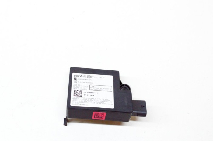 Modul de confort TESLA MODEL 3 2019 OEM: 1097855-90-F | 13776190