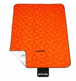 Patura picnic impermeabila 150x180 cm Spokey Picnic Apricot, captusita cu aluminiu