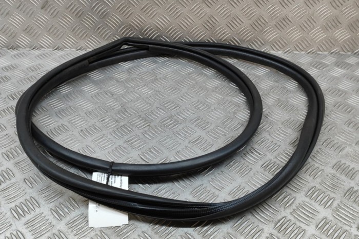 Garnitura ușă dreapta spate TOYOTA YARIS CROSS MXP_ 2024 OEM: 62331-K2010 | 29510595