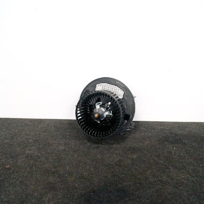 Ventilator aeroterma VW PASSAT B8 3G2 2015 OEM: 3Q090721A3Q1819021A 1970823