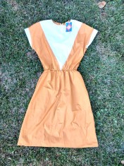 Rochita veche Romania 1978, nepurtata, cu eticheta originala atasata, fashion vintage, colectie, decor