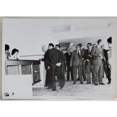 OFICIALI , POZA DE GRUP, DESCHIDEREA MAGAZINULUI I.D.M.S , SOS. COLENTINA , BLOC 64 , MAI , 1977