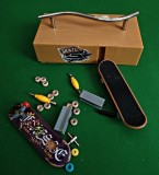 Set SH Mini skateboard de degete, conține rampă și piese conform foto, vintage 2009, Spin Master Ltd, cutie 14 cm fingerboard