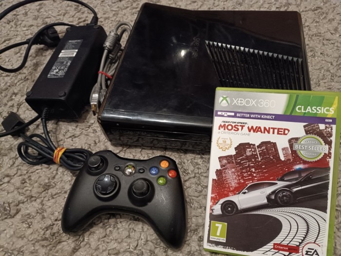 XBOX360 consola XBOX 360 model nou slim + 1 joc original Need for Speed Most Wanted *(curse de masini auto)