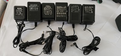 ALIMENTATOR 12V , LOT 6 BUCATI , TOATE FUNCTIONEAZA . foto