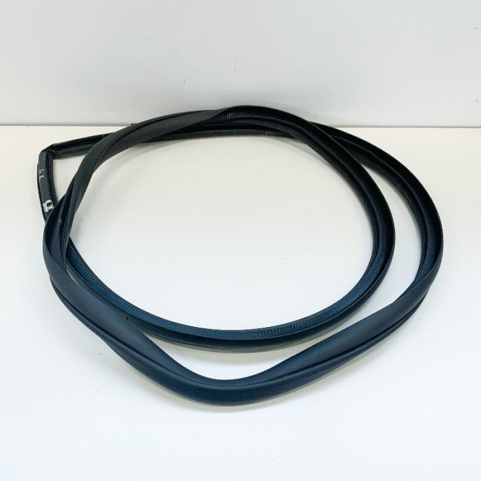 Garnitura ușă st&acirc;nga spate TOYOTA C-HR _X1_ 2019 OEM: 62332-F4010 | 10866868