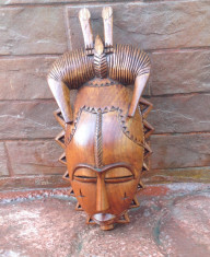 Deosebita masca tribala din lemn de esenta tare - Arta Africana !!! foto