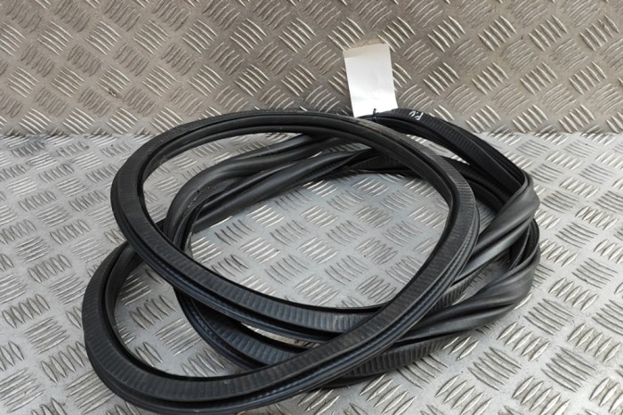 Garnitura ușă dreapta față SKODA KAMIQ 2020 OEM: 658867366B | 30971068