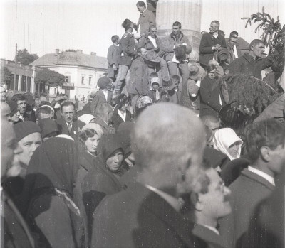 HST A27 Negativ pe celuloid slujbă publică greco-catolică Dej anii 1930 foto