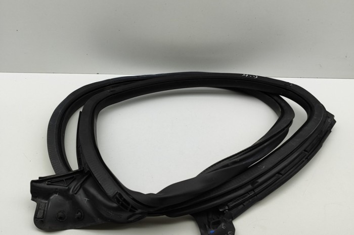 Garnitura ușă st&acirc;nga spate AUDI E-TRON GT 2023 OEM: 4J3833721C | 31454229