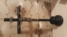 Vechi crucifix de masa cu fildes. foto
