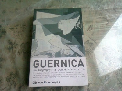 GUERNICA. THE BIOGRAPHY OF A TWENTIETH CENTURY ICON - GIJS VAN HENSBERGEN (CARTE IN LIMBA ENGLEZA) foto