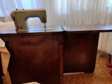 Vand masina cusut mecanica Ileana Cugir cu masa de cusut