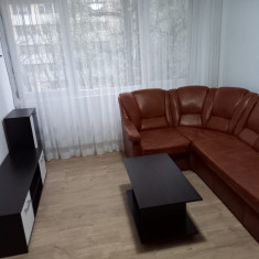 Închiriez apartament cu 3 camere în zona Iancului aproape de metrou.