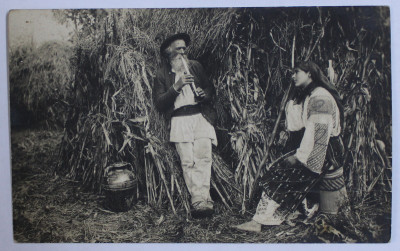 TARAN CU FLUIERUL , COLECTIA A . BELLU , CARTE POSTALA ILUSTRATA , MONOCROMA, CIRCULATA , DATATA 1921 foto