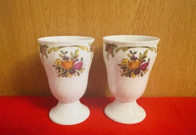 2 PAHARE DIN PORTELAN FIN, CU MARCAJ ROYAL TETTAU BAVARIA ANNO 1794 H12cm foto