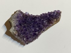 AMETIST - mineral, piatra naturala pretioasa frumos cristalizata