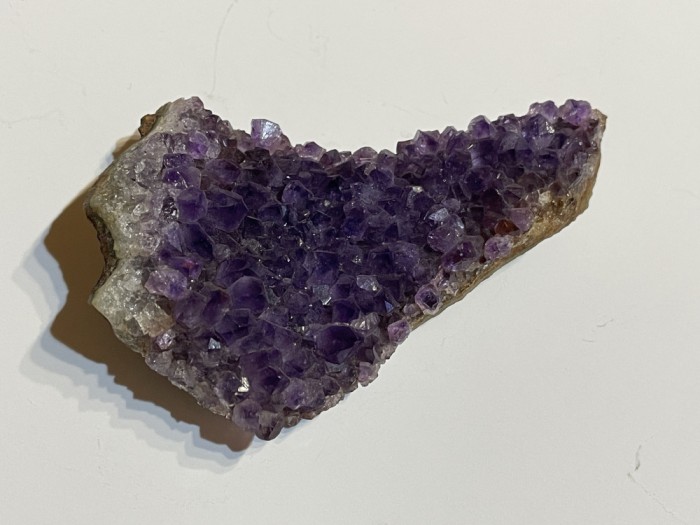 AMETIST - mineral, piatra naturala pretioasa frumos cristalizata
