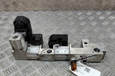 Supapa de expansiune aer condiționat JAGUAR I-PACE X590 2019 OEM: J9D3-6C582-BA,J9D3-6C584-AA,J9D3-6C582-AA 22638318 foto