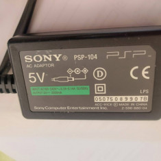 ALIMENTATOR SONY PSP 104 LA 5V - 2000mA , 100-240 V .