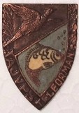 CY - Insigna "AJVPS (Asociatia Judeteana a Vanatorilor &amp; Pescarilor Sportivi)" RO comunism / peste fazan prindere ferma RARA / Stare! marcaj ARADEANCA