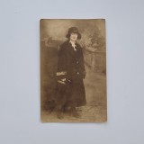 Fotografie format CP: Fotograf ambulant, Portret de domnisoara, ca. 1920, Bucuresti / Romania